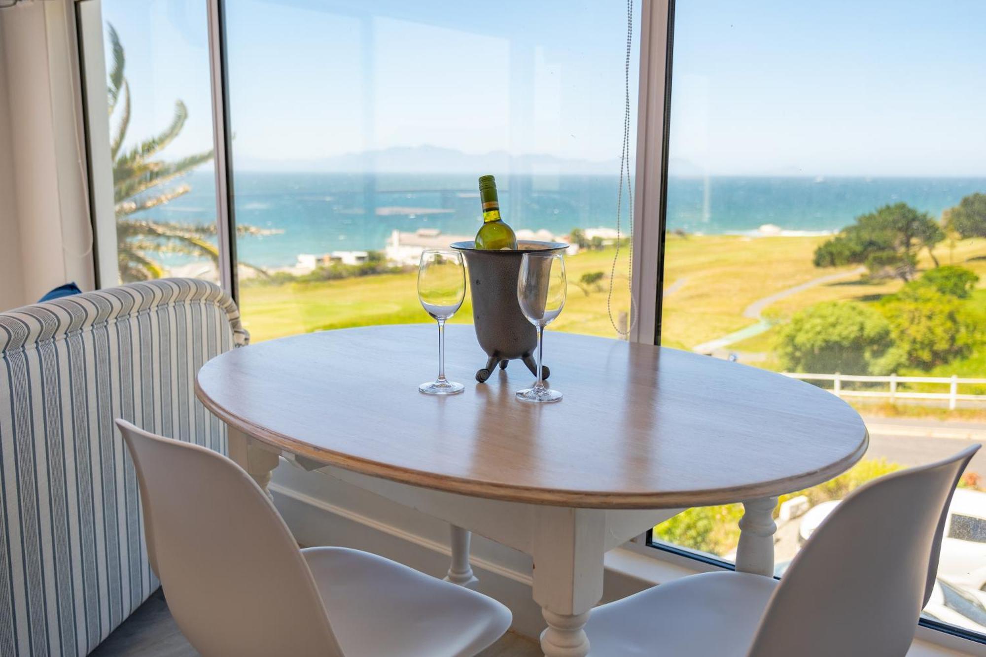 Penguins View Guesthouse Simonʼs Town Eksteriør bilde